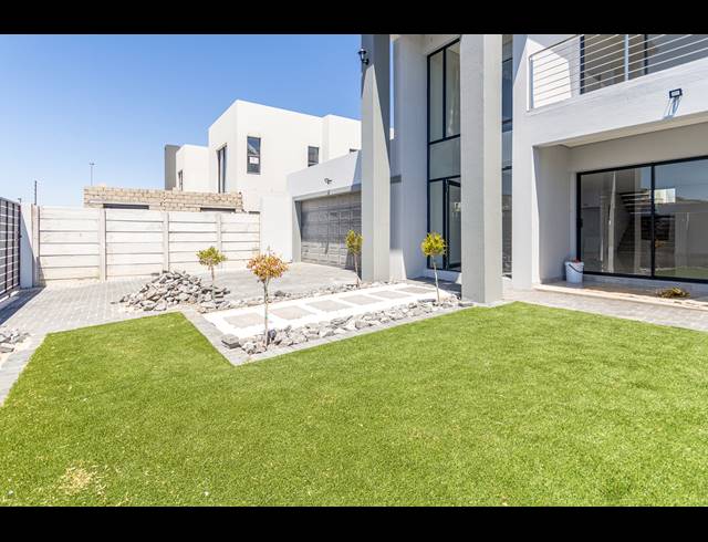 4 BEDROOM FREEHOLD FOR SALE IN PARKLANDS NORTH